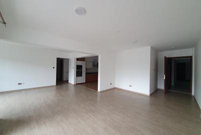 3 Bed Apartment with En Suite in Parklands - 2