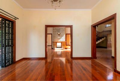 6 Bed House with En Suite in Karen - 3