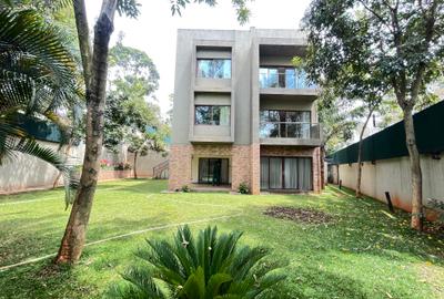 5 Bed Townhouse with En Suite in Lavington