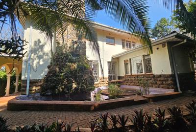 4 Bed House with En Suite in Runda