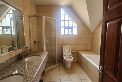 4 Bed Townhouse with En Suite in Lavington - 3