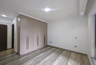 2 Bed Apartment with En Suite in Brookside - 2