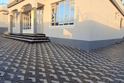 4 Bed House with En Suite at Riverside Drive