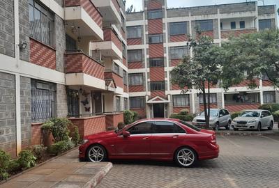 Serviced 2 Bed Apartment with En Suite at Argwings Kodheck Road - 4