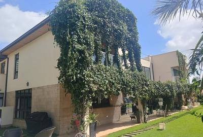 4 Bed House with En Suite at Runda