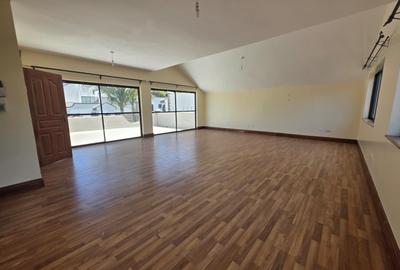 4 Bed Apartment with En Suite at Brookside - 4