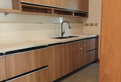 4 Bed House with En Suite at Rosslyn Estate