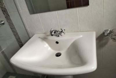 3 Bed Apartment with En Suite in Brookside - 3