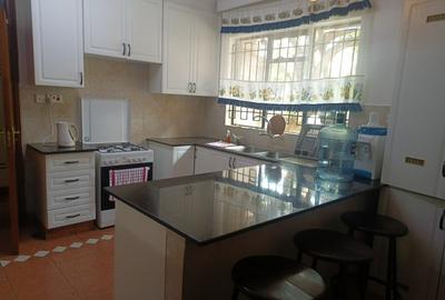 4 Bed Apartment with Swimming Pool in Kilimani - 3