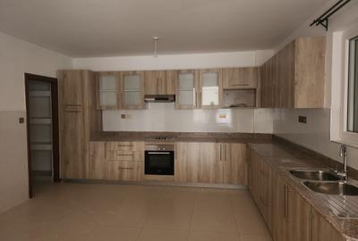 2 Bed Apartment with En Suite at Rhapta Road - 4