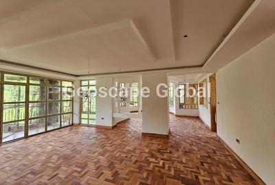 3 Bed Apartment with En Suite in Nyari