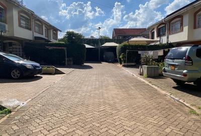 4 Bed Townhouse with En Suite at Off Brookside Drive