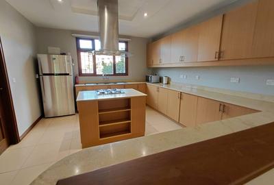 Furnished 3 Bed Apartment with En Suite at Riverside Drive - 4