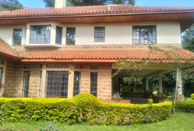 5 Bed Townhouse with En Suite in Rosslyn