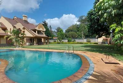 5 Bed House with En Suite in Runda