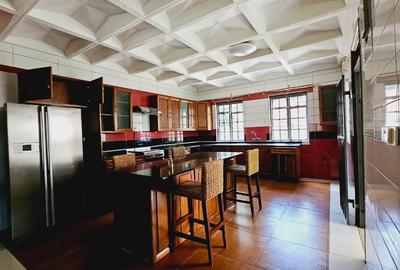 5 Bed Townhouse with En Suite in Karen