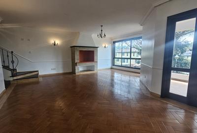 4 Bed Townhouse with En Suite at Kyuna