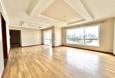 3 Bed Apartment with En Suite in Riverside