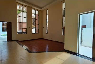 5 Bed Townhouse with En Suite at Lavington Green - 3