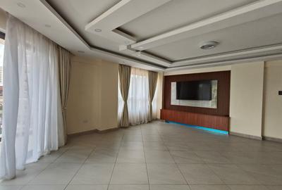 2 Bed Apartment with En Suite at Wood Avenue - 3