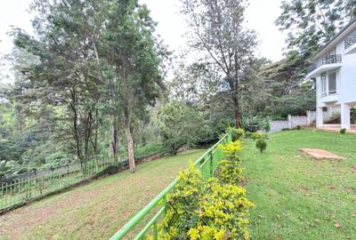 5 Bed House with En Suite at Rosslyn - 4