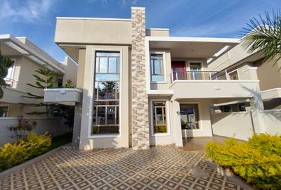 4 Bed Townhouse with Staff Quarters in Kamakis