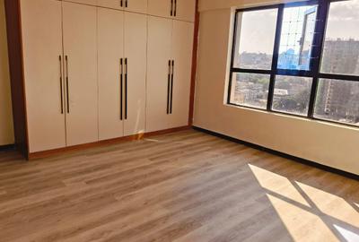 5 Bed Apartment with En Suite at Parklands - 2