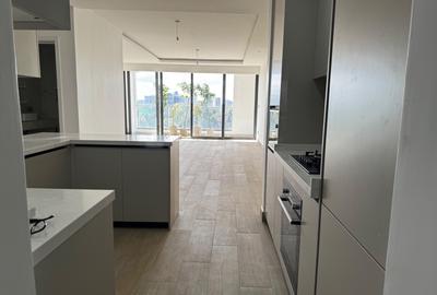 3 Bed Apartment with En Suite in Riverside - 4