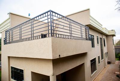 6 Bed Townhouse with En Suite at Masai Lodge Road - 2