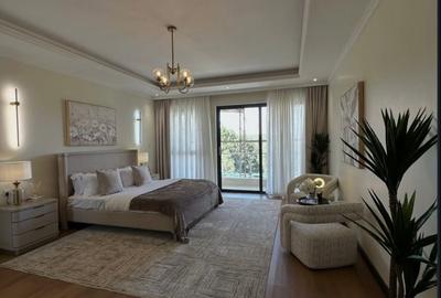 2 Bed Apartment with En Suite in Lavington