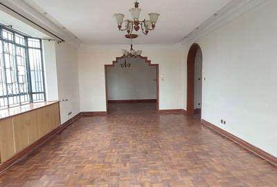 4 Bed Apartment with En Suite in Kileleshwa