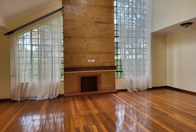 4 Bed Townhouse with En Suite in Kitisuru