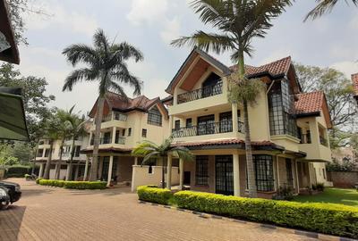 5 Bed Townhouse with En Suite in Lavington