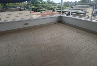4 Bed Villa with En Suite in Lavington