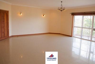 3 Bed Apartment with En Suite in Rhapta Road