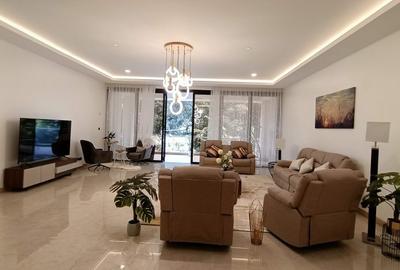 4 Bed Apartment with En Suite in Westlands Area