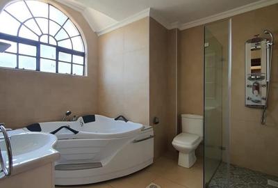 4 Bed Townhouse with En Suite in Lavington - 4