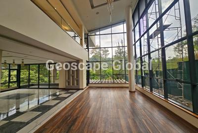 5 Bed Villa with En Suite in Spring Valley - 2