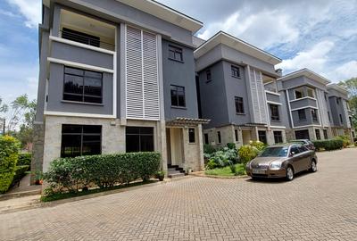 5 Bed Townhouse with En Suite at Off Convent Drive - 3