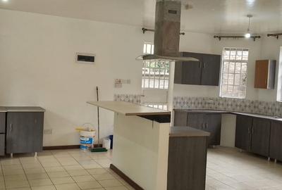 4 Bed Townhouse with En Suite in Spring Valley
