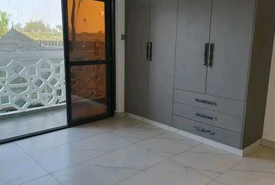 1 Bed Apartment with En Suite at Baobab Road