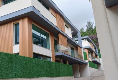 5 Bed Villa with En Suite at Lavington