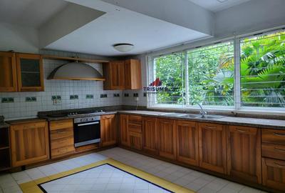 5 Bed Townhouse with En Suite in Lower Kabete
