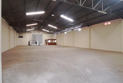 Warehouse with Parking in Ruiru