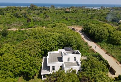 0.25 ac Land at Kuruwitu