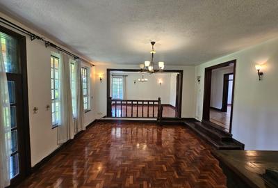 5 Bed House with En Suite in Runda - 2