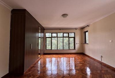 5 Bed House with En Suite in Kitisuru