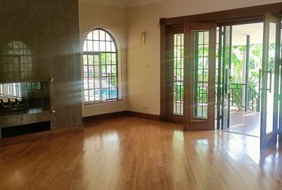 4 Bed Townhouse with En Suite in Westlands Area
