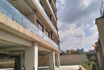 3 Bed Apartment with En Suite in Brookside