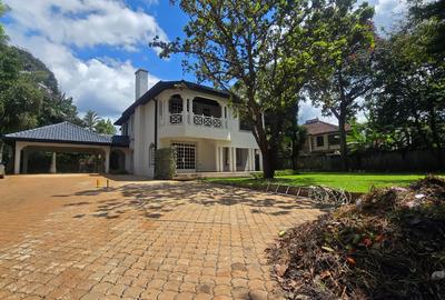 4 Bed House with En Suite in Runda